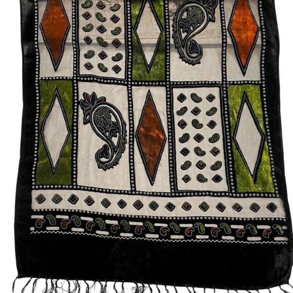 Besarani London vintage women's shawl/wrap scarf. - Picture 3 of 14